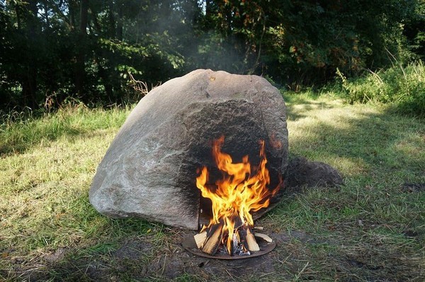 Wi-Fi камінь в глухому лісі (фото)