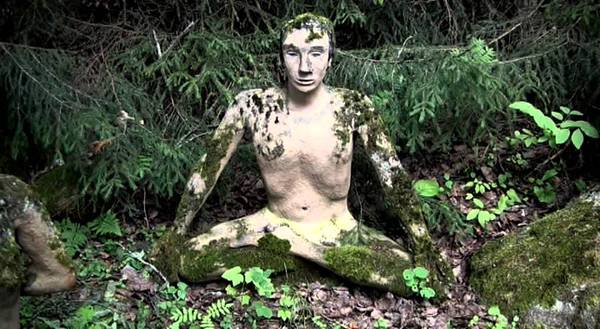 Вейо Рьонкьосена та його ліс скульптур