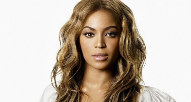Beyonce подала в суд на Feyonce