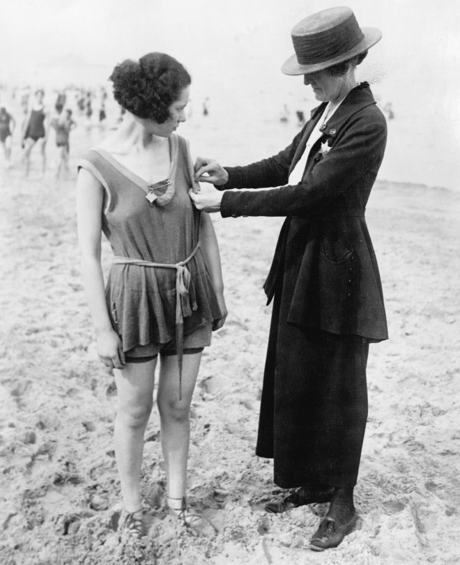 Поліція купальних костюмів на американських пляжах в 1920-і роки