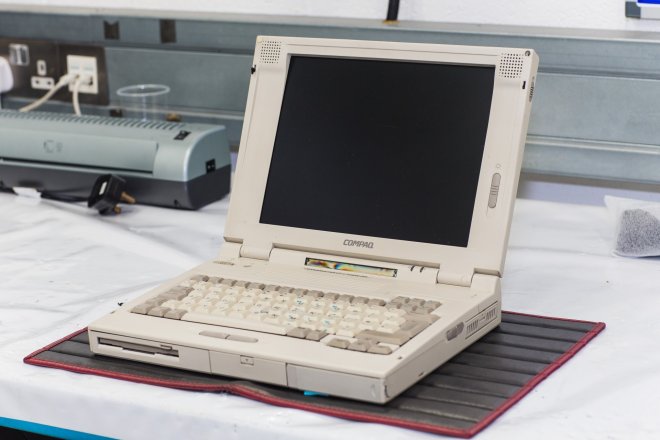 Древній ноутбук Compaq - єдиний ключ до суперкара McLaren F1