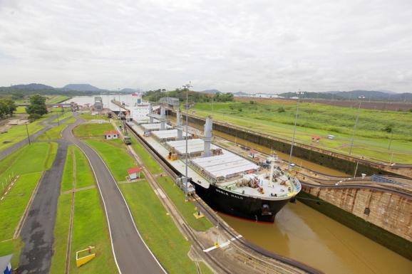 Панамський канал знову відкрили після тривалої реконструкції