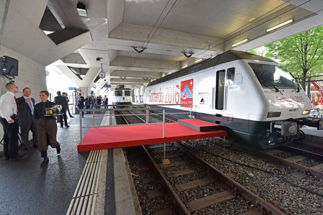 Найдовший у світі залізничний тунель відкрився в Швейцарії