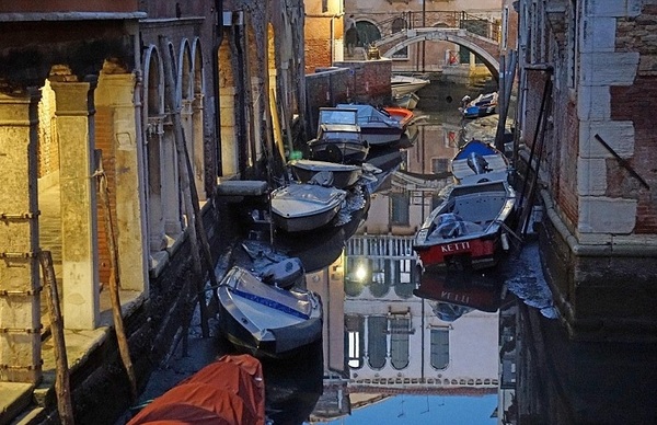 Інша Венеція. Канали Венеції залишилися без води (фото)