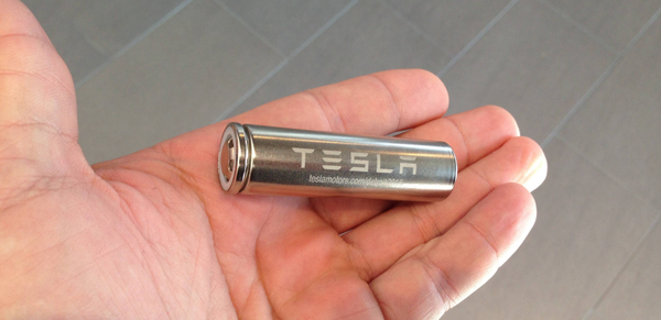 Tesla почала випуск своїх акумуляторів на Гігафабриці