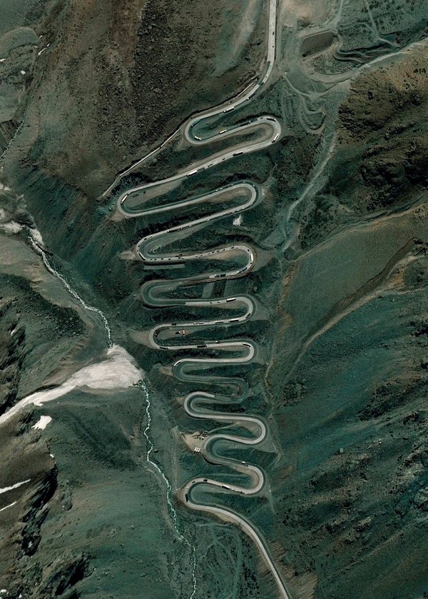 [Фото дня] Гірська дорога в Андах
