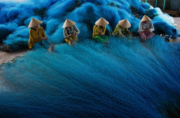 [Фото дня] Плетіння риболовної сітки