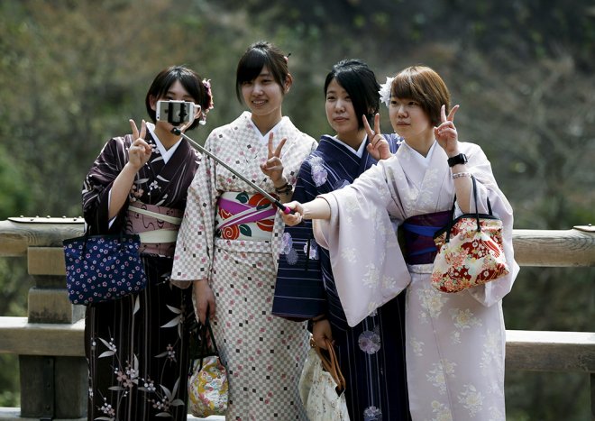 В Японії з'явився сервіс з оренди фальшивих друзів для спільних селфі