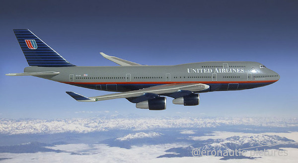 United Airlines тепер викидають пасажирів з бізнесу в економ