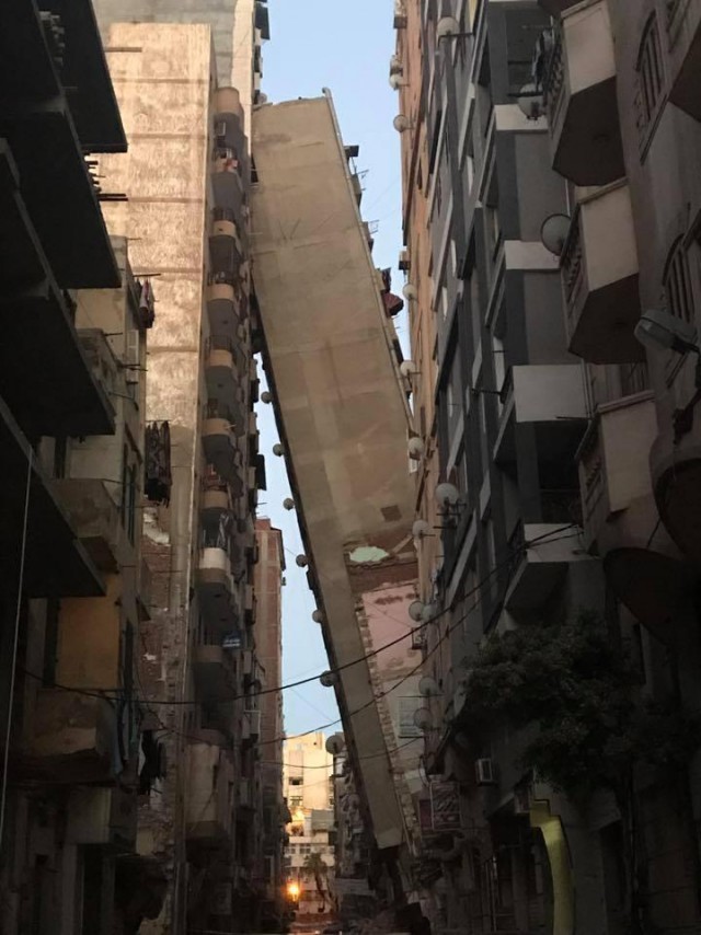 В Єгипті впала багатоповерхівка
