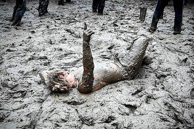 У Росії потонув в багнюці рок-фестиваль "НАШЕствие" (фото, відео)