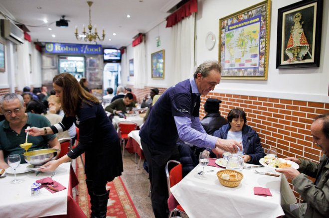 Іспанський ресторан «Робін Гуд» стягує плату з багатих і безкоштовно годує бідних
