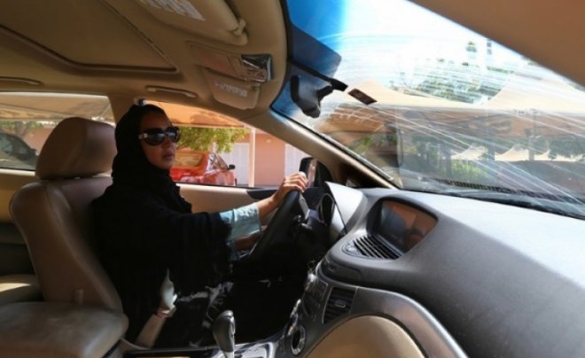 Жінкам в Туркменістані заборонили водити автомобілі